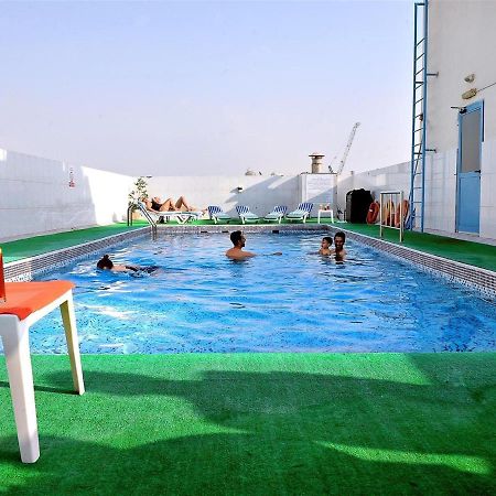 Signature Inn Hotel Deira Dubái Exterior foto